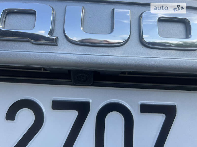 Внедорожник / Кроссовер Toyota Sequoia 2016 в Черновцах
