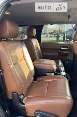 Toyota Sequoia 2015
