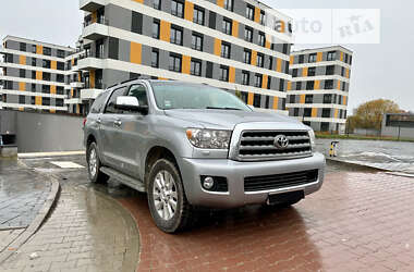 Внедорожник / Кроссовер Toyota Sequoia 2015 в Луцке