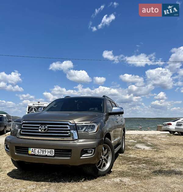 Toyota Sequoia 2017