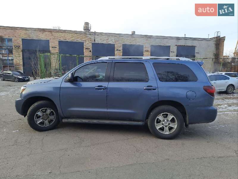 Внедорожник / Кроссовер Toyota Sequoia 2018 в Киеве