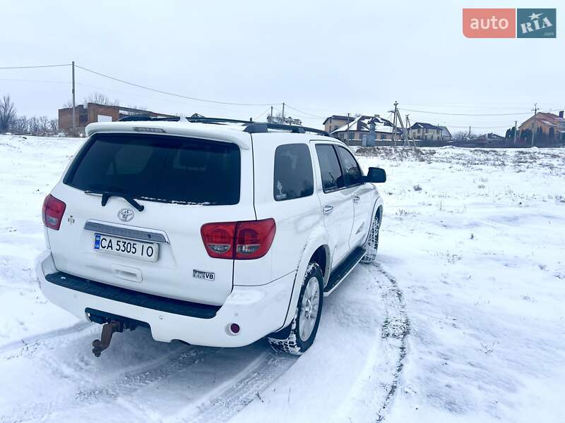 Позашляховик / Кросовер Toyota Sequoia 2013 в Умані