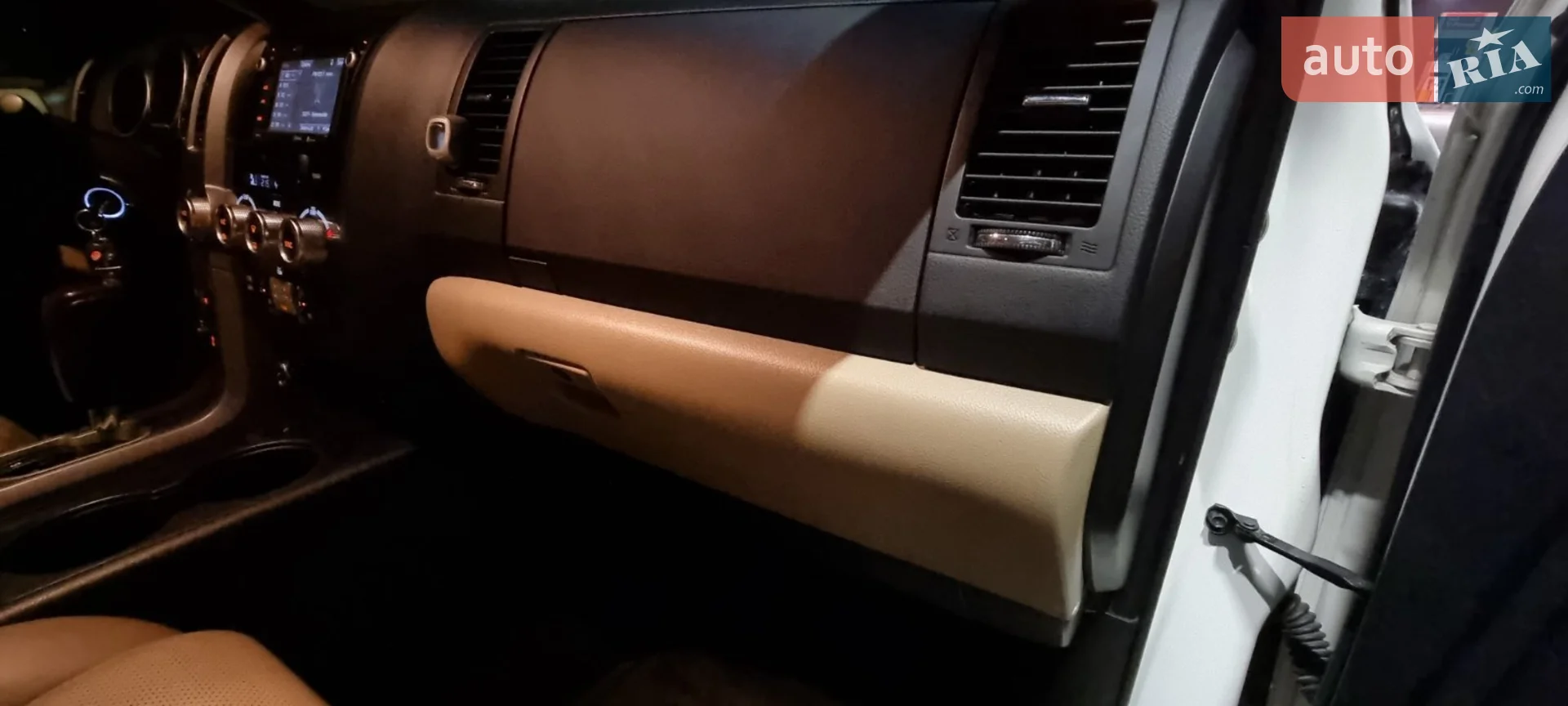 2016 Toyota Sequoia - мініатюра 9