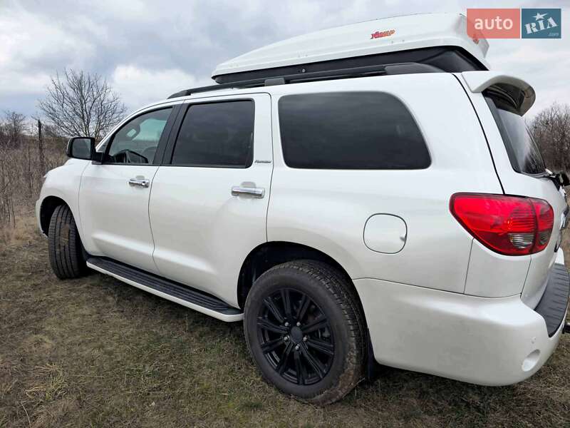 Позашляховик / Кросовер Toyota Sequoia 2016 в Києві фото 37 Позашляховик / Кросовер Toyota Sequoia 2016 в Києві