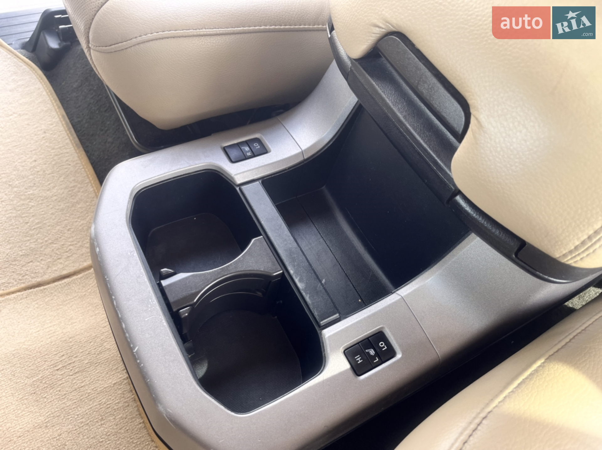 2012 Toyota Sequoia - мініатюра 21