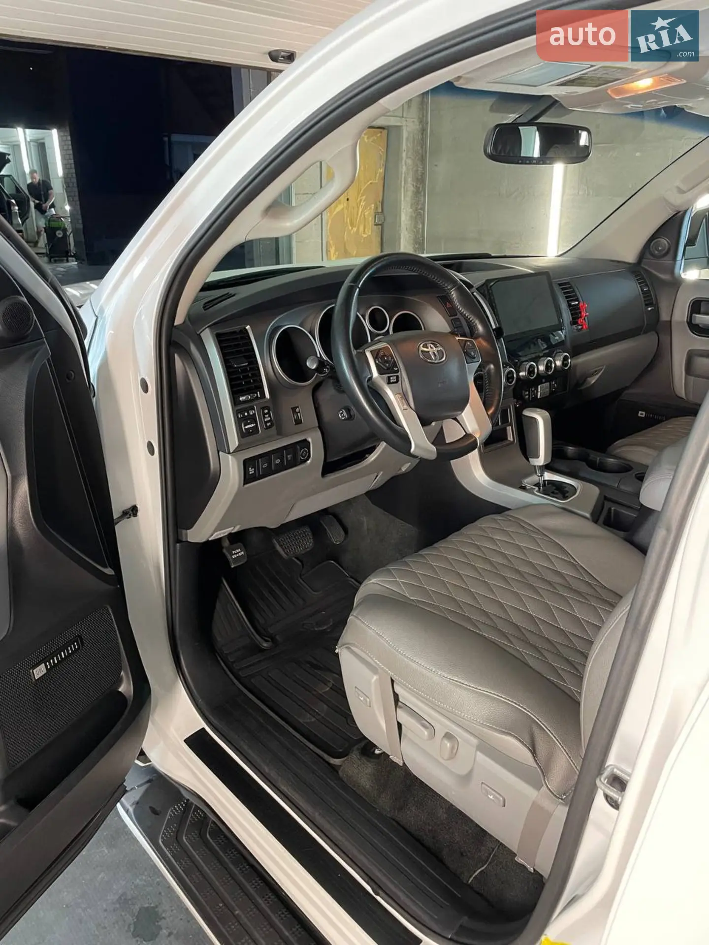 2017 Toyota Sequoia - мініатюра 8