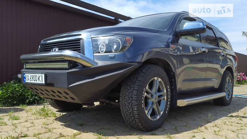Позашляховик / Кросовер Toyota Sequoia 2008 в 
