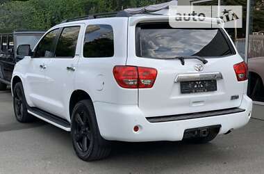 Позашляховик / Кросовер Toyota Sequoia 2014 в Києві