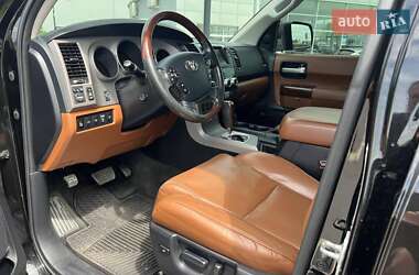 Внедорожник / Кроссовер Toyota Sequoia 2013 в Мукачево