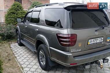 Позашляховик / Кросовер Toyota Sequoia 2004 в 