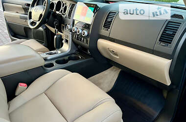 Внедорожник / Кроссовер Toyota Sequoia 2011 в Одессе