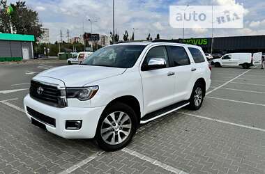 Позашляховик / Кросовер Toyota Sequoia 2017 в Києві