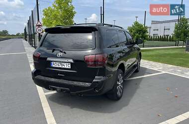 Внедорожник / Кроссовер Toyota Sequoia 2013 в Мукачево