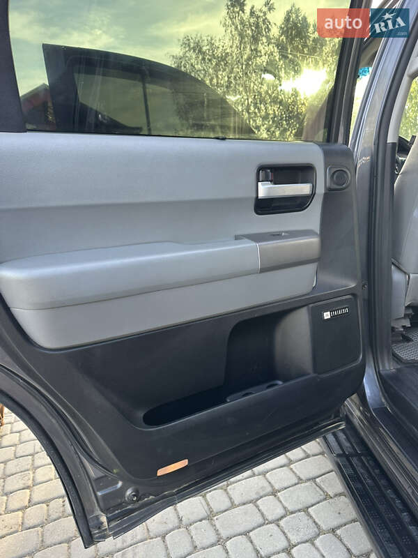 Внедорожник / Кроссовер Toyota Sequoia 2012 в Черновцах фото 10 Внедорожник / Кроссовер Toyota Sequoia 2012 в Черновцах