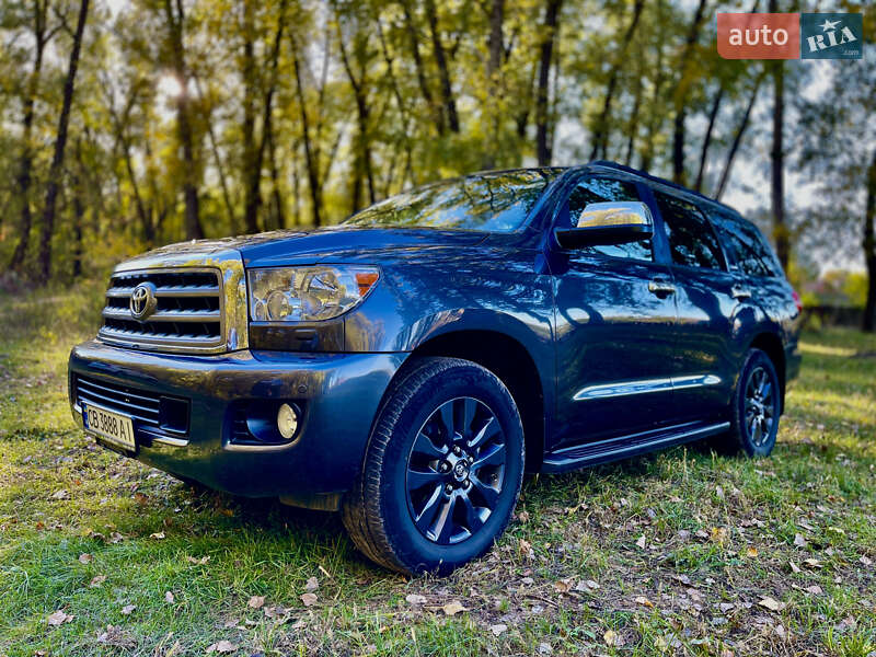 Внедорожник / Кроссовер Toyota Sequoia 2012 в Прилуках