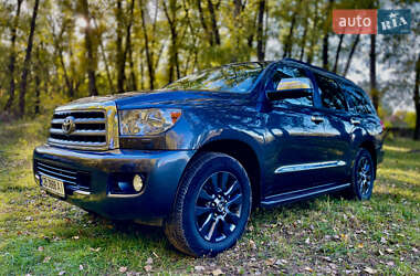 Внедорожник / Кроссовер Toyota Sequoia 2012 в 