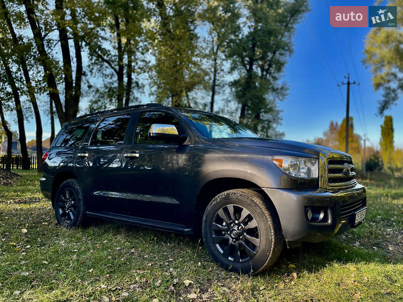 Внедорожник / Кроссовер Toyota Sequoia 2012 в Прилуках