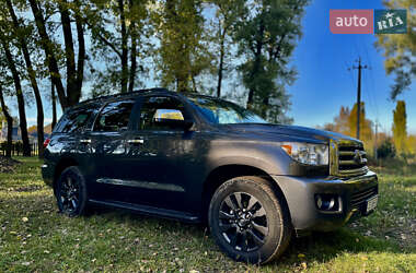 Внедорожник / Кроссовер Toyota Sequoia 2012 в 