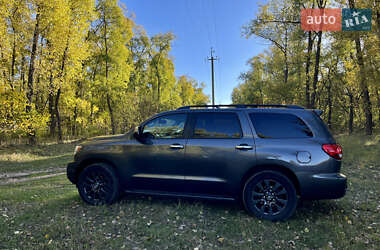 Внедорожник / Кроссовер Toyota Sequoia 2012 в 