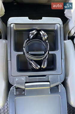 Внедорожник / Кроссовер Toyota Sequoia 2012 в 