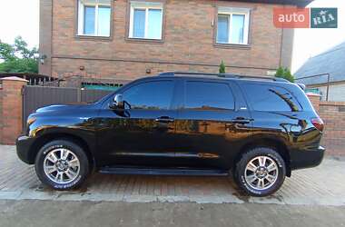 Позашляховик / Кросовер Toyota Sequoia 2014 в Слов'янську