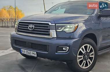 Внедорожник / Кроссовер Toyota Sequoia 2017 в Киеве