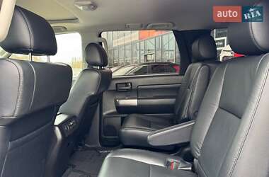 Внедорожник / Кроссовер Toyota Sequoia 2018 в 