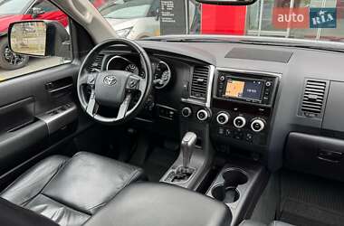 Внедорожник / Кроссовер Toyota Sequoia 2018 в 