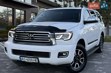 Позашляховик / Кросовер Toyota Sequoia 2016 в Ужгороді