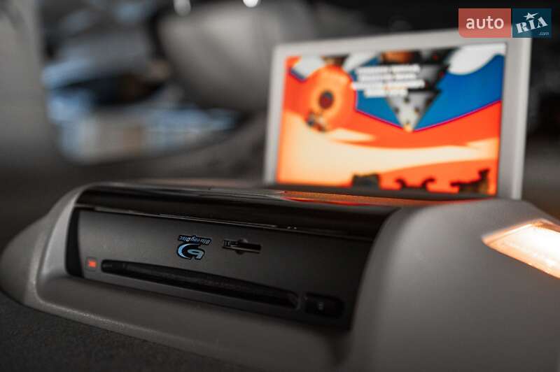 Позашляховик / Кросовер Toyota Sequoia 2018 в Одесі