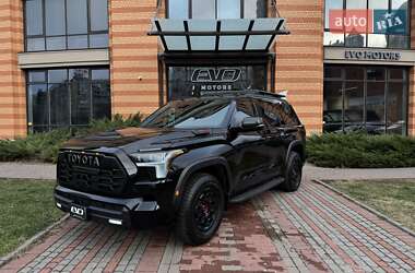 Внедорожник / Кроссовер Toyota Sequoia 2023 в 
