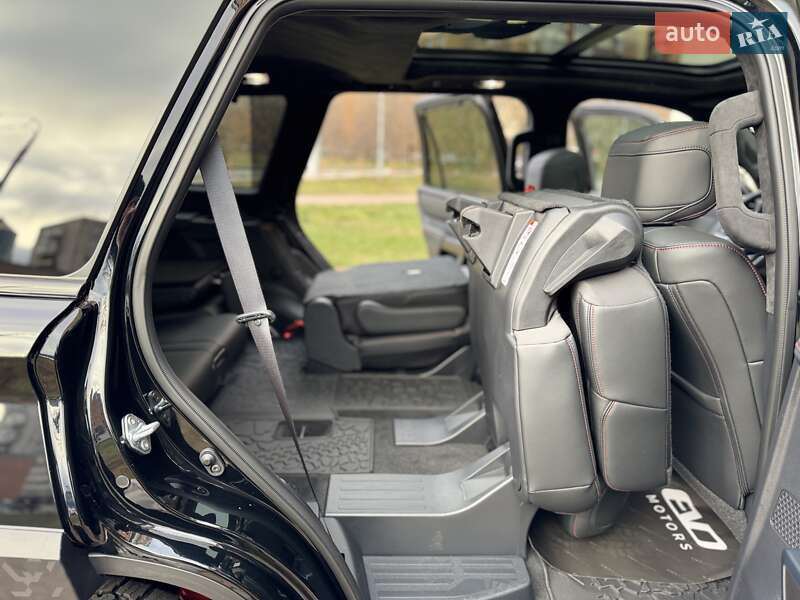 Внедорожник / Кроссовер Toyota Sequoia 2023 в Киеве