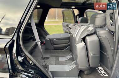 Внедорожник / Кроссовер Toyota Sequoia 2023 в 