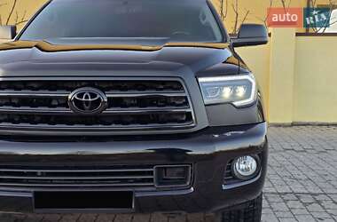 Позашляховик / Кросовер Toyota Sequoia 2010 в Львові