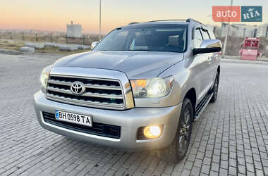 Внедорожник / Кроссовер Toyota Sequoia 2010 в Ровно