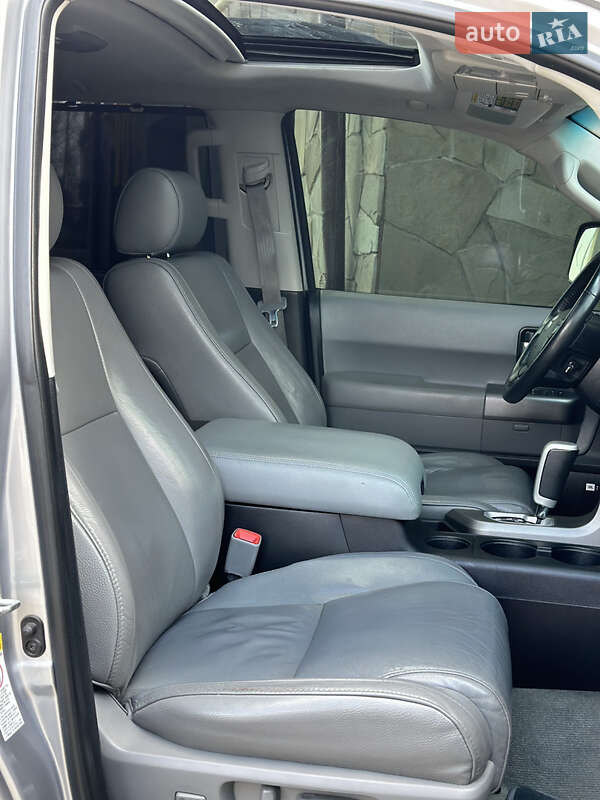 Позашляховик / Кросовер Toyota Sequoia 2009 в Надвірній