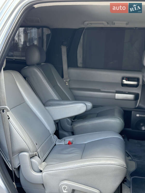 Позашляховик / Кросовер Toyota Sequoia 2009 в Надвірній