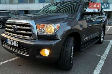 Внедорожник / Кроссовер Toyota Sequoia 2015 в 