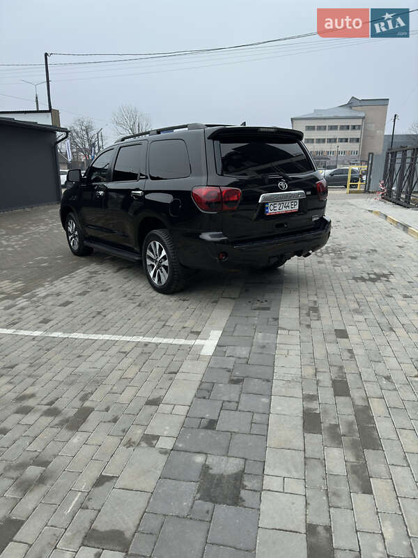 Внедорожник / Кроссовер Toyota Sequoia 2013 в Черновцах