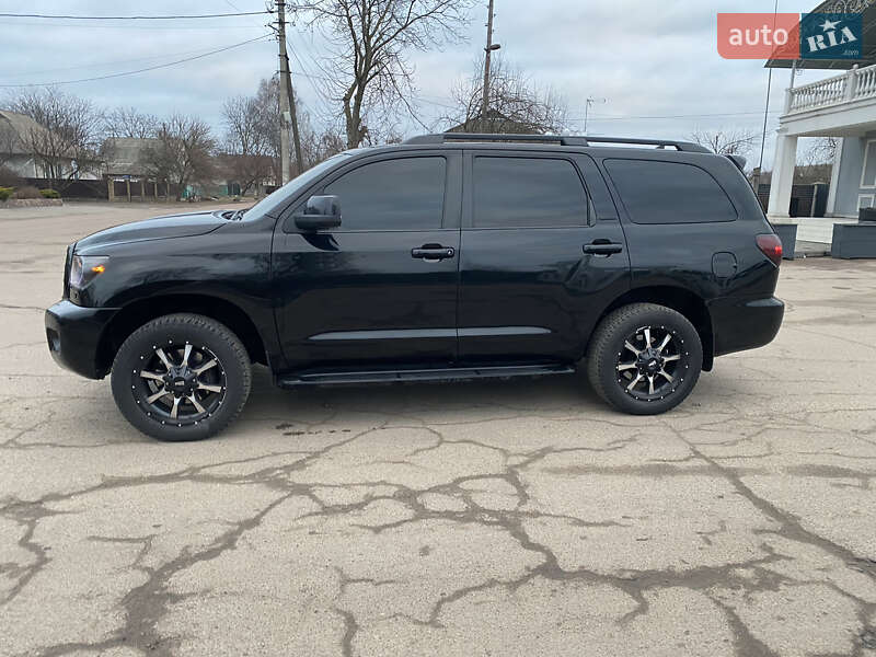 Внедорожник / Кроссовер Toyota Sequoia 2012 в Киеве