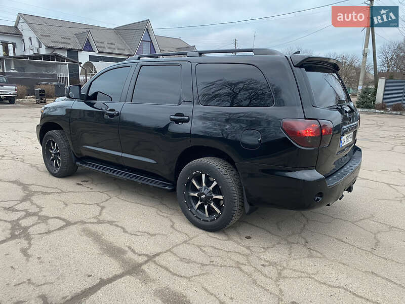 Внедорожник / Кроссовер Toyota Sequoia 2012 в Киеве