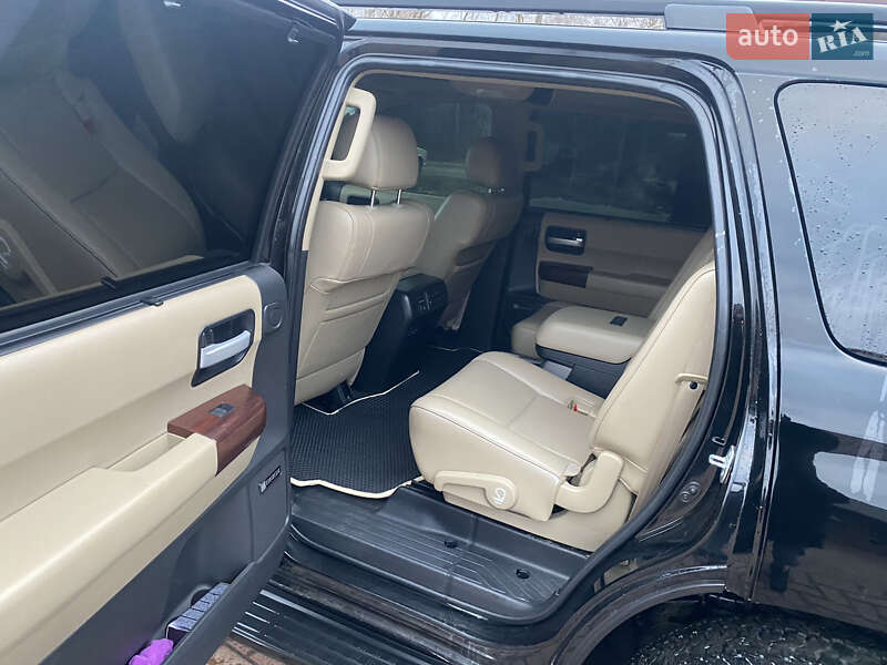 Внедорожник / Кроссовер Toyota Sequoia 2012 в Киеве