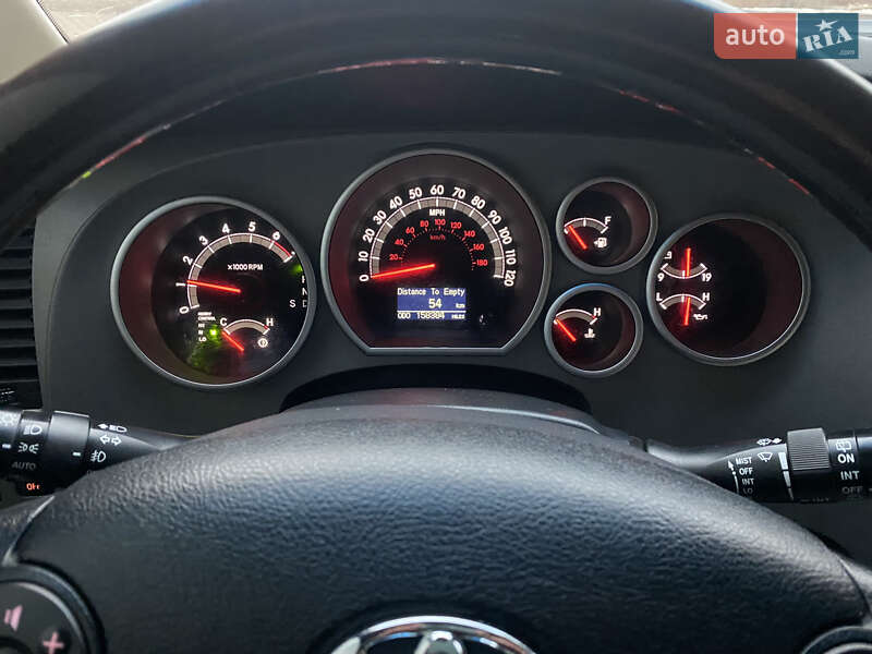 Внедорожник / Кроссовер Toyota Sequoia 2012 в Киеве