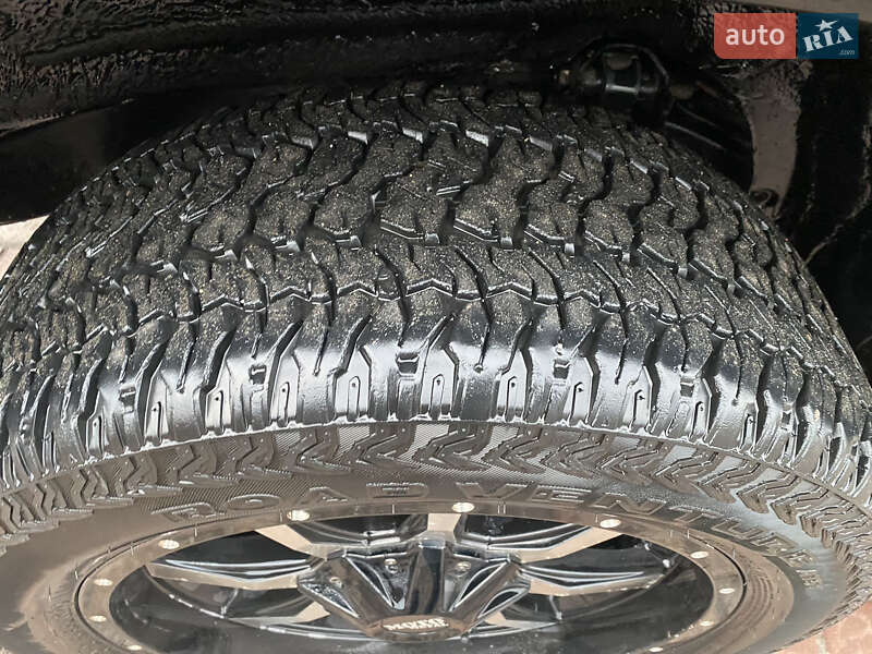 Внедорожник / Кроссовер Toyota Sequoia 2012 в Киеве