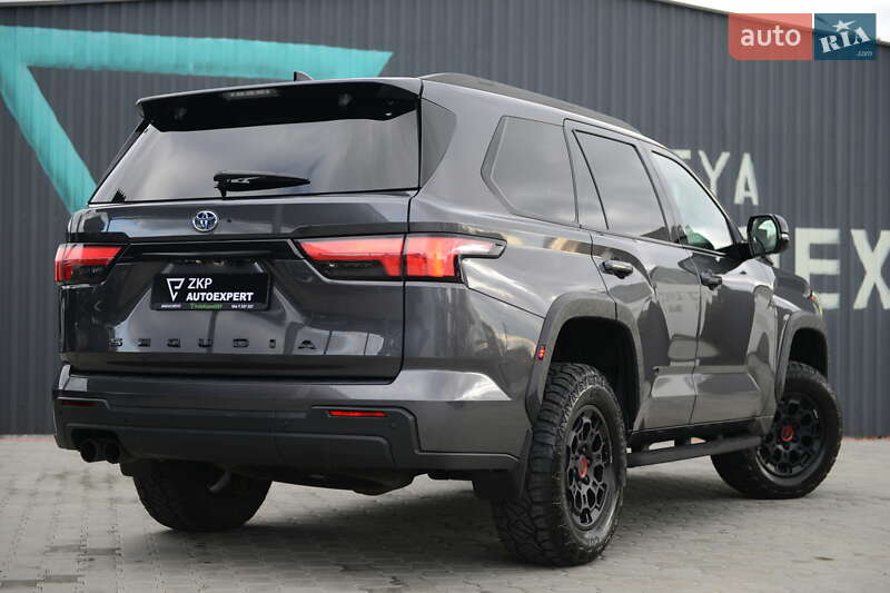 Внедорожник / Кроссовер Toyota Sequoia 2023 в Мукачево