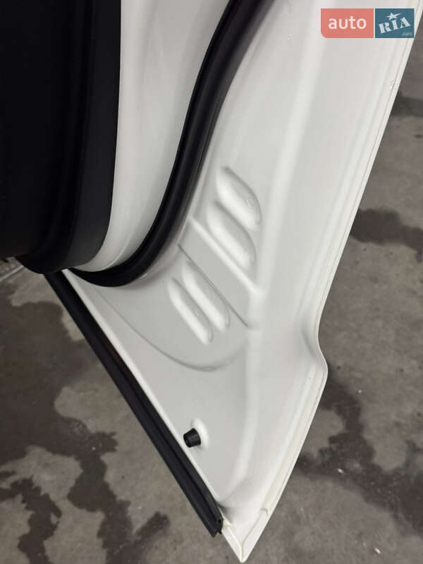 Позашляховик / Кросовер Toyota Sequoia 2013 в Києві