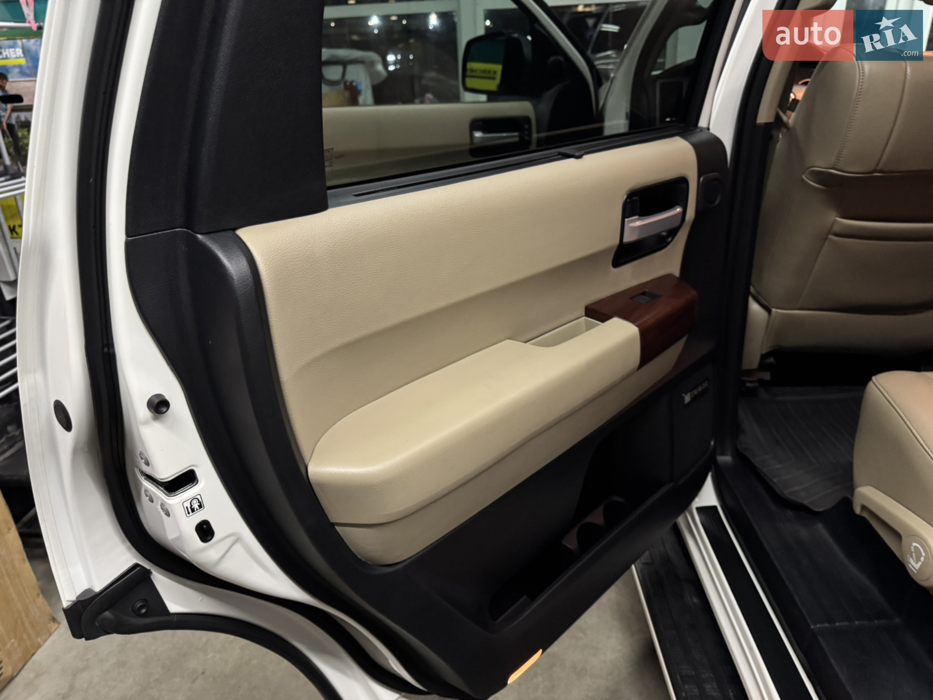 2013 Toyota Sequoia - мініатюра 55