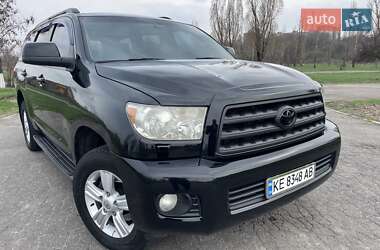 Позашляховик / Кросовер Toyota Sequoia 2008 в Кам'янському