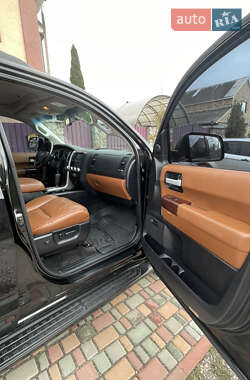 Внедорожник / Кроссовер Toyota Sequoia 2010 в 