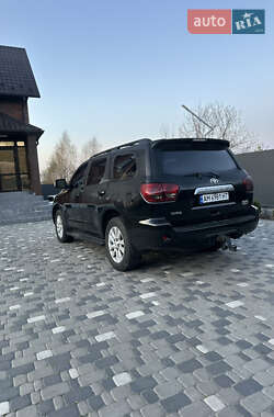 Внедорожник / Кроссовер Toyota Sequoia 2008 в 